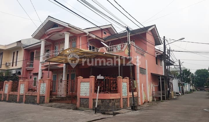 Modern House in Jatiwaringin for Quick Sale