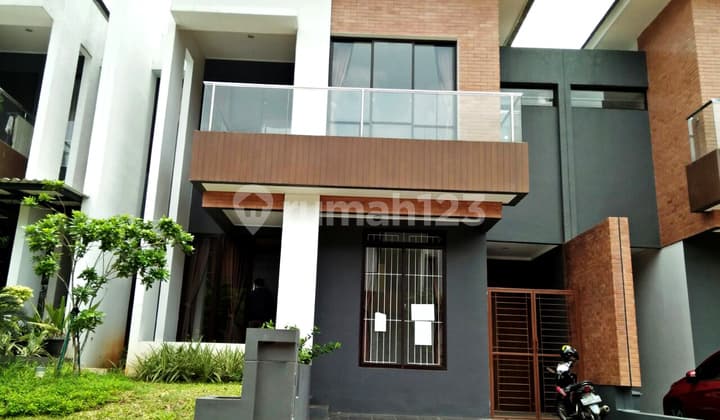 Rumah Bagus 2 Lantai di Discovery District Strategis Dekat ke Fresh Market