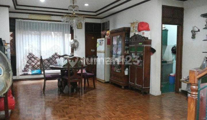 Rumah Di Villa Bintaro Indah, Lokasi Strategis