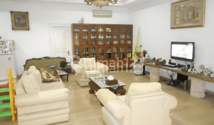 Rumah Strategis Taman Cilandak Jakarta Selatan.