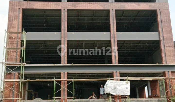 Gedung Komersial Strategis Jl. Pahlawan Revolusi Dekat Tol & Mall Gedung Komersial Strategis Jl. Pahlawan Revolusi Dekat Tol & Mall
