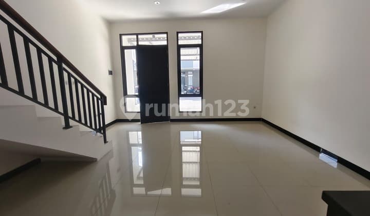 Rent a Minimalist House in Taman Kopo Indah Tki 5
