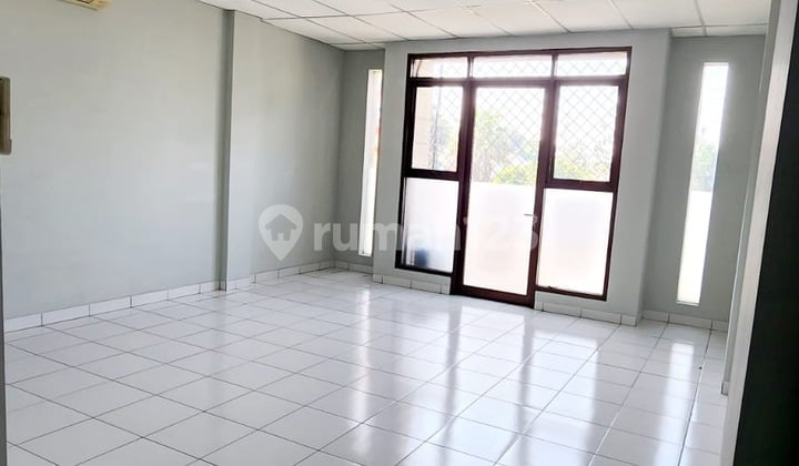 Ruko 3.5 Lantai Siap Pakai di Mekarwangi Bandung