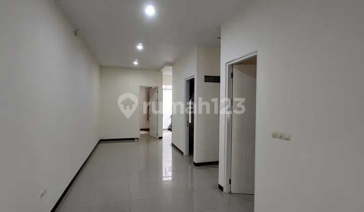 For Rent 1-Story House with 3 Bedrooms in Taman Kopo Indah 5, Springville