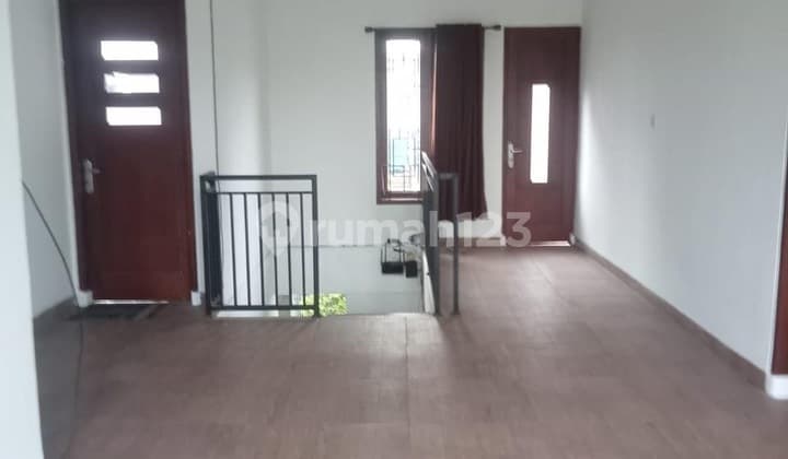 Rumah 2 Lantai di Komplek Buah Batu Bandung