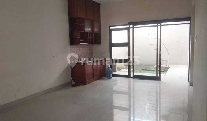 Disewakan Rumah Minimalis 2 Lantai di Komplek Kembar - Bkr