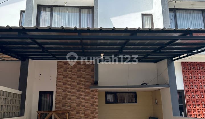 Di Jual Rumah 2 Lantai Bagus Dan Terawat Siap Huni Harga Murah Di Arcamanik Bandung .