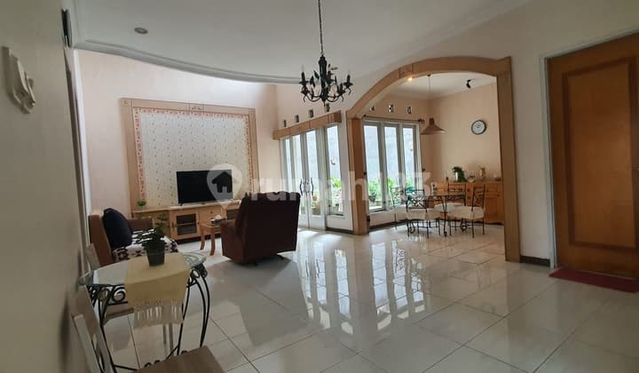 Rumah Mewah Full Furnidi Sayap Buah Batu Bandung