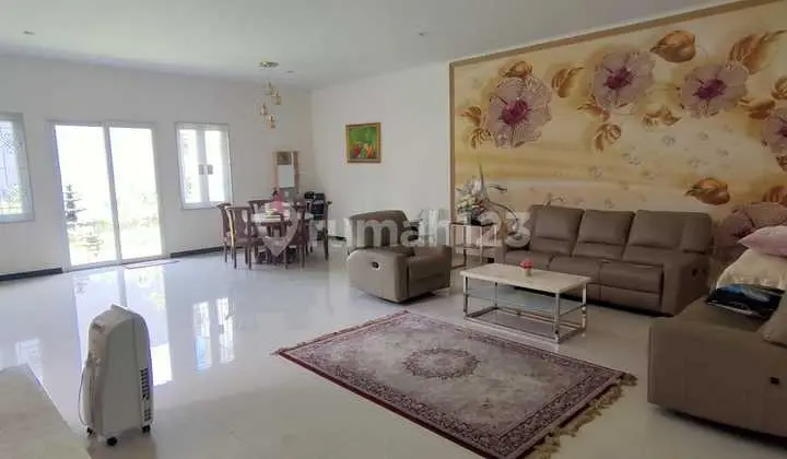Rumah Baru 2 Lantai Furnished di Taman Holis Indah