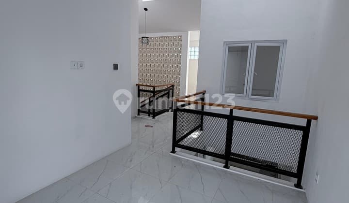 Rumah Baru 2 Lantai Dalam Cluster Dekat ke Cisaranten di Antapani