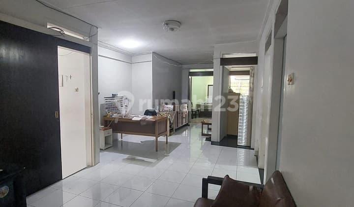 Rumah Terawat 1,5 Lantai di Hegarmanah Bandung