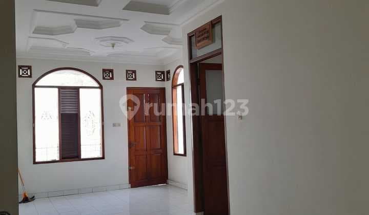 Dijual Rumah Cantik Hoek 2 lantai di Taman Kopo Indah TKI 1