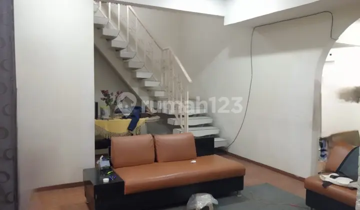 Rumah Terawat Luas di Parakan Dekat Batununggal Bandung