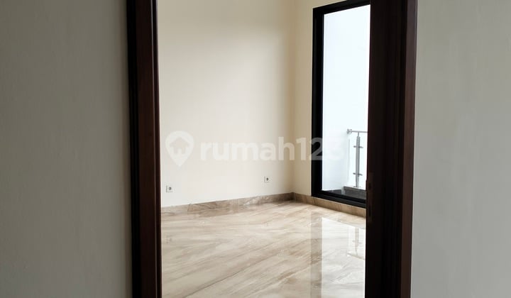 Rumah Mewah Citraland Bagus Dekat Universitas Ciputra Graha Pakuwon