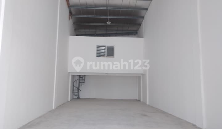 Warehouse in Driyorejo 98.0 M² Near Toll Access