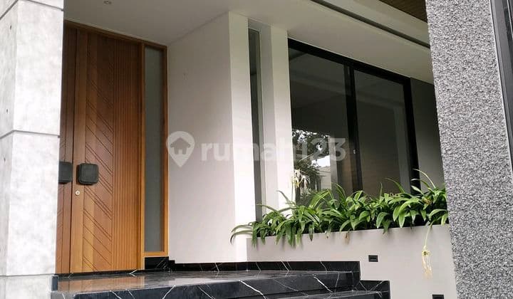 Rumah Mewah Dekat Pakuwon Mall Graha Citraland