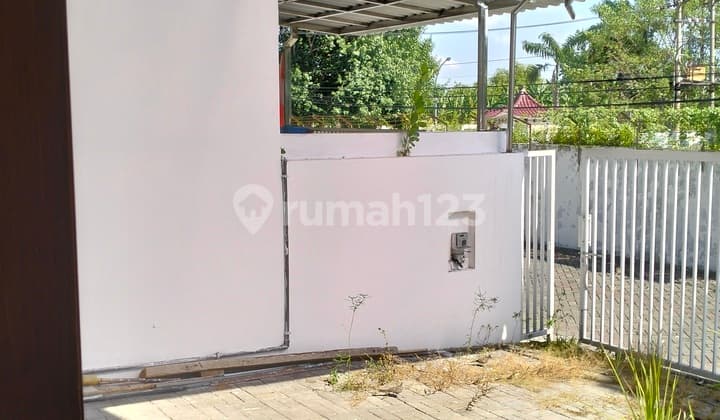 Rumah Villa Valensia Dekat Pakuwon Mall Rumah