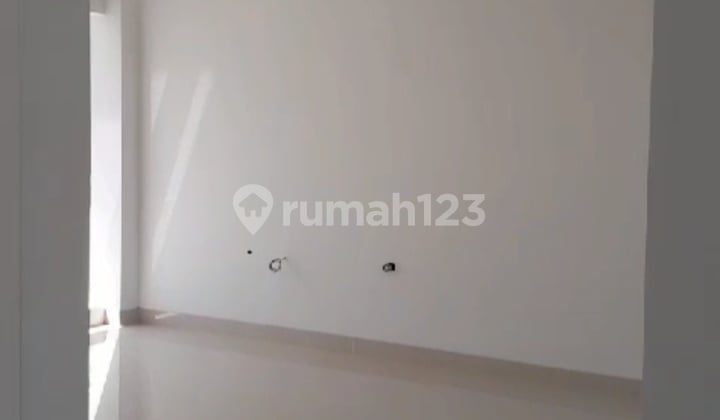 Rumah Citraland Puri Widya Utama Taman Gapura Dekat G Walk Sekolah Ciputra Pakuwon Indah Graha Family