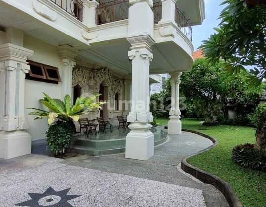 For sale luxury house on Sekar Tunjung Street, Denpasar, Bali