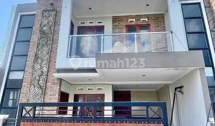 Dijual Rumah Minimalis Lantai 2 di Jln Segitiga Permata, Pesanggaran.