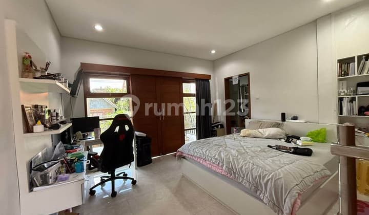 For Sale: 2-Storey Minimalist House in Kesiman, Jl Gandapura