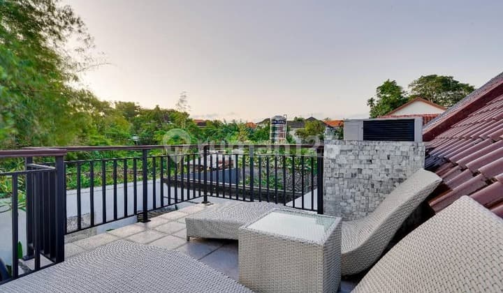 Villa One Gate System Kerobokan Kelod ( full furnished ).