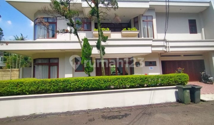 Rumah Mewah Jervois Park - Lokasi Strategis, Harga Terbaik