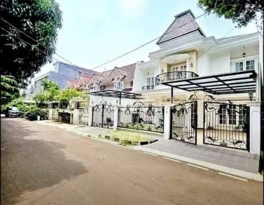 Rumah Elegan 2 Lantai di Komplek Eksklusif Bona Indah Lebak Bulus