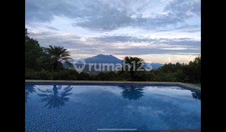 For Quick Sale: Well-Maintained Mega Mendung Villa, Direct Negotiation with Owner, Megamendung, Bogor.