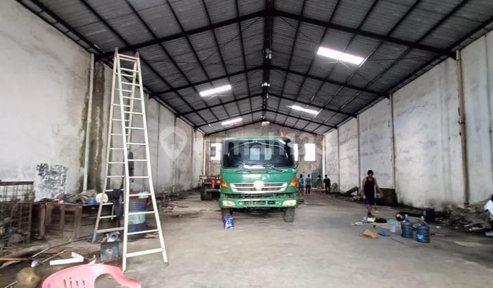 Gudang Margomulyo Suri Mulia Permai, Kec. Asem Rowo, Surabaya Barat. Dekat Margomulyo Permai, Margomulyo Angtropolis, Margomulyo Indah, Kalianak, Tambak Osowilangun, Kalianak, Benowo - Romokalisari, Dll.