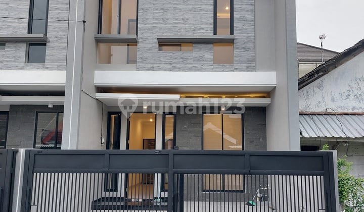 Rumah Baru 2 Lantai Klampis Semolo, Merr, Surabaya Timur. Dekat Raya Merr - Hokky Supermarket - Arief Rahman Hakim - Raya Kertajaya Indah - Dharmahusada Indah - Galaxy Mall - Araya 1 / Araya I, Dll.