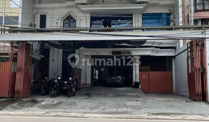 Rumah Langka Pusat Kota di Raya Biliton, Gubeng, Surabaya Pusat. Dekat Raya Gubeng - Sulawesi - Kertajaya Indah - Panglima Sudirman - Pemuda - Sumatera - Ngagel - Kayoon - Dinoyo, Dll.