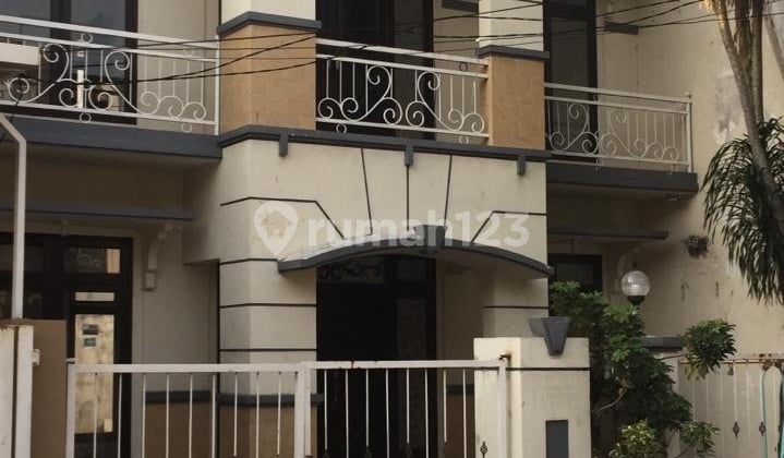 2-Storey Ready-to-Occupy House in Graha Sampurna Indah - Wiyung, West Surabaya. Close to Perumahan Wisata Bukit Mas - Royal Residence - Citraland - Graha Famili - Dian Istana, etc.