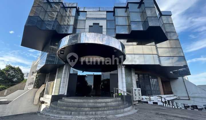 3-Story Office Building, Gubeng Raya - Sulawesi Raya, Central Surabaya. Strategically Located in the City Center Near Kertajaya Raya - Basuki Rahmat - Panglima Sudirman - Dr. Soetomo Raya - Dinoyo - Keputran - Sumatera Raya - Biliton - Ngagel - Dharmawangsa, etc. Suitable For Offi