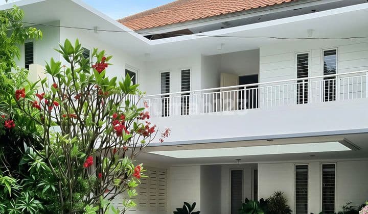 Rumah Mewah 2 Lantai Perumahan Regency 21, Surabaya Timur. Dekat Araya 1 / Araya I - Kampus Its | Hang Tuah - Raya Arief Rahman Hakim - Kertajaya Indah - Pakuwon City - Galaxy Mall - Dll.