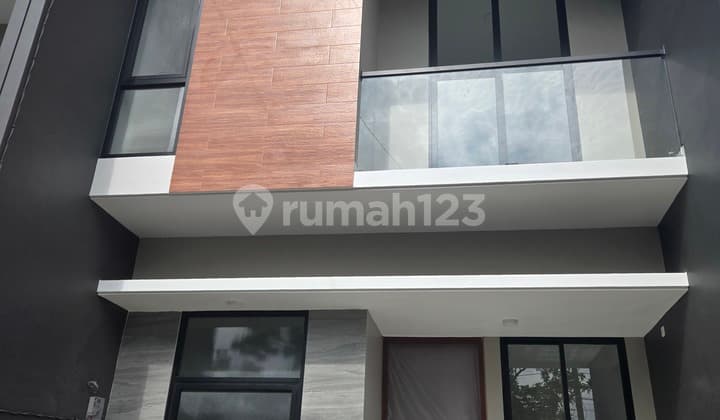 Rumah Baru 2 Lantai Baruk Utara, Merr Rungkut, Surabaya Timur. Dekat Rungkut Madya - Panjang Jiwo - Tenggilis - Nginden - Jemursari, Dll.