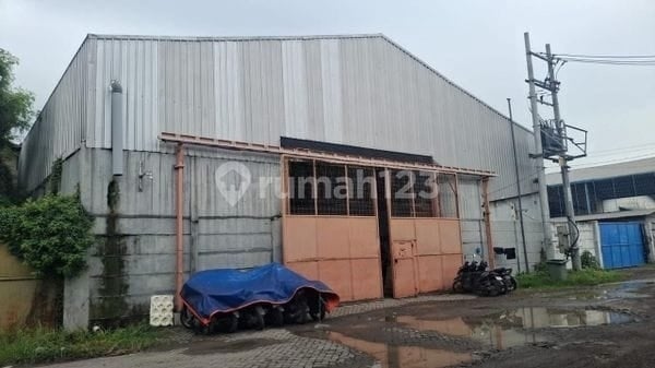 Maspion Earth Warehouse, Romokalisari, Benowo, Surabaya. Near Lamong Bay Container Terminal Port - Tambak Osowilangun Main Road - Kalianak - Greges Jaya - Margomulyo - Kebomas Gresik - Veteran Main Road Gresik - Mayjend Sungkono Main Road Gresik - Kapten Darmo Main Road