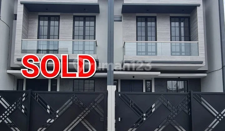 Rumah Baru 2 Lantai Manyar Kerta Adi / Manyar Kertoadi, Surabaya Timur. Sisa 1 Unit. Dekat Raya Kertajaya Indah - Merr - Dharmahusada Indah - Manyar Kertoarjo - Galaxy Mall - Araya I / Araya 1 - Puri Galaxy - Kampus Its - Pakuwon City San Diego, Dll.