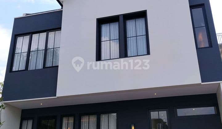 Rumah Baru 2 Lantai Attic Dian Istana, Wiyung, Surabaya Barat. Dekat Graha Famili - Pakuwon Indah - Bukit Darmo Golf - Royal Residence - Citraland, Dll.