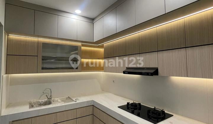 Disewakan rumah 2,5 lantai cluster Mozart gading serpong tipe 9x17 lantai marmer