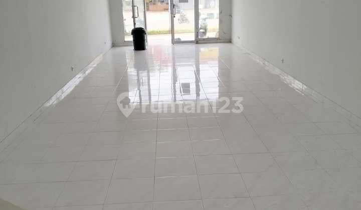 Disewakan ruko gandeng atau satuan ruko arcadia 3 lantai hadap jalan raya kondisi ruko rapi terawat no resto