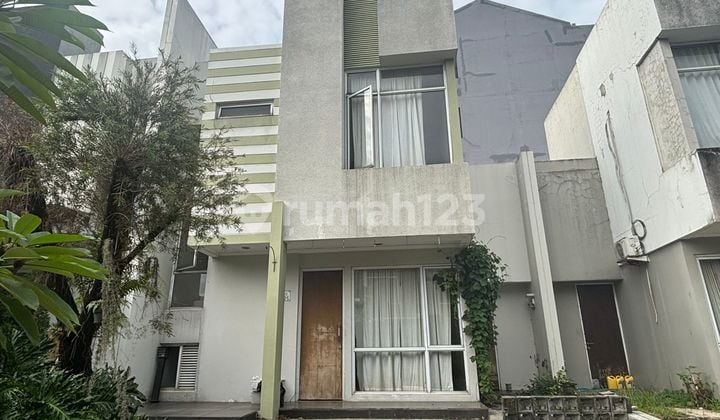 For rent: 2-story house in The Icon Cluster with verdant view, BSD City, neat, well-maintained, freshly painted.