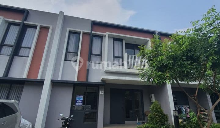 Disewakan rumah 2 lantai cluster baroni gading serpong row jalan besar karena tidak berhadapan dengan rumah lain rapi terawat