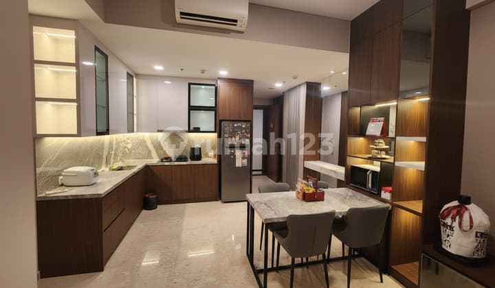 Luxury Condo & Taman Seluas 10 Ha, 2 Kamar , Luas 115Sqm Furnish - Cek di Sini.