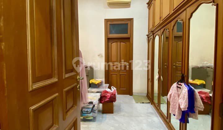 "Ultimate Family Mansion di Serpong - Luas 800 M², 6 Kamar Tidur Nyaman & Super Prestisius"