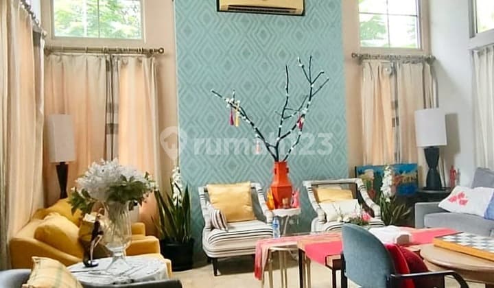 Rumah Hoek Mewah Lippo Karawaci, Kolam Renang & SHM