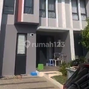 Rumah 2 Lantai di Summarecon Serpong