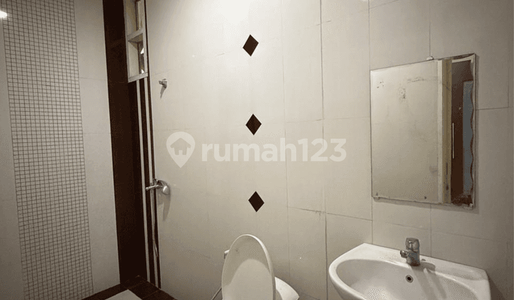 Dijual Rumah Taman Permata Buana Jl. P. Bira