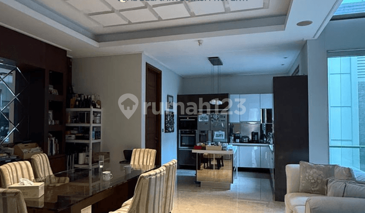 Rumah 3 Lantai Puri Indah