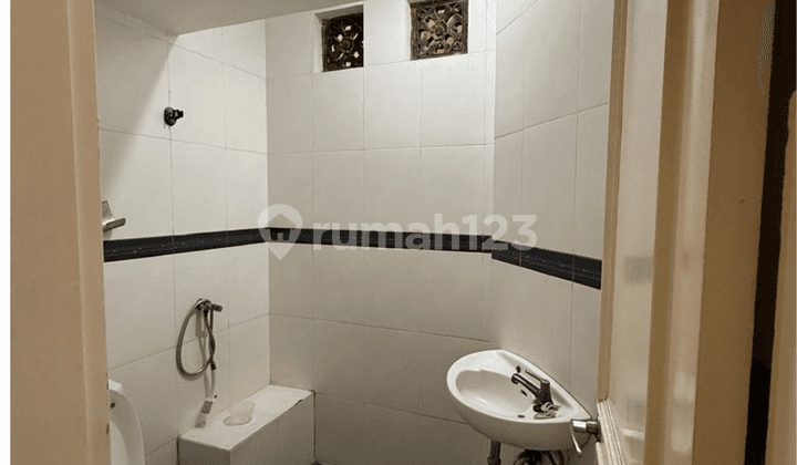 Rumah 2 Lantai di Jl. P. Bira Bebas Banjir